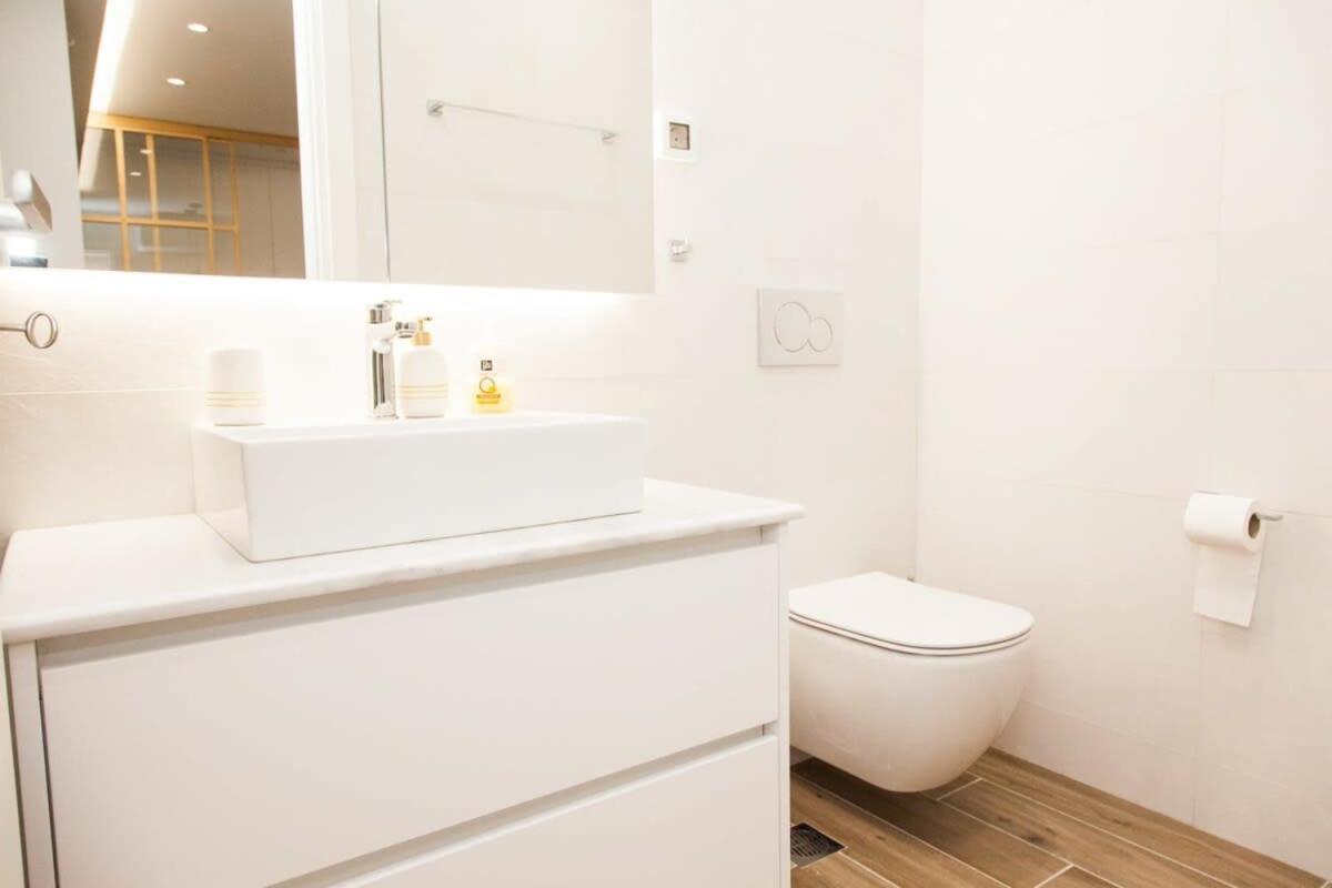 Comfortable 2 Bd Apt Near Sintagma Square Athena Bagian luar foto